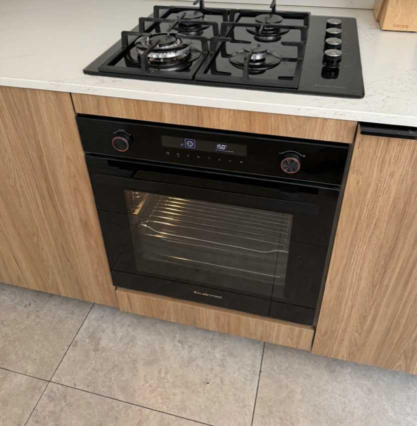 Oven and cooktop repaired by Empowering Melbourne in a Melbourne kitchen